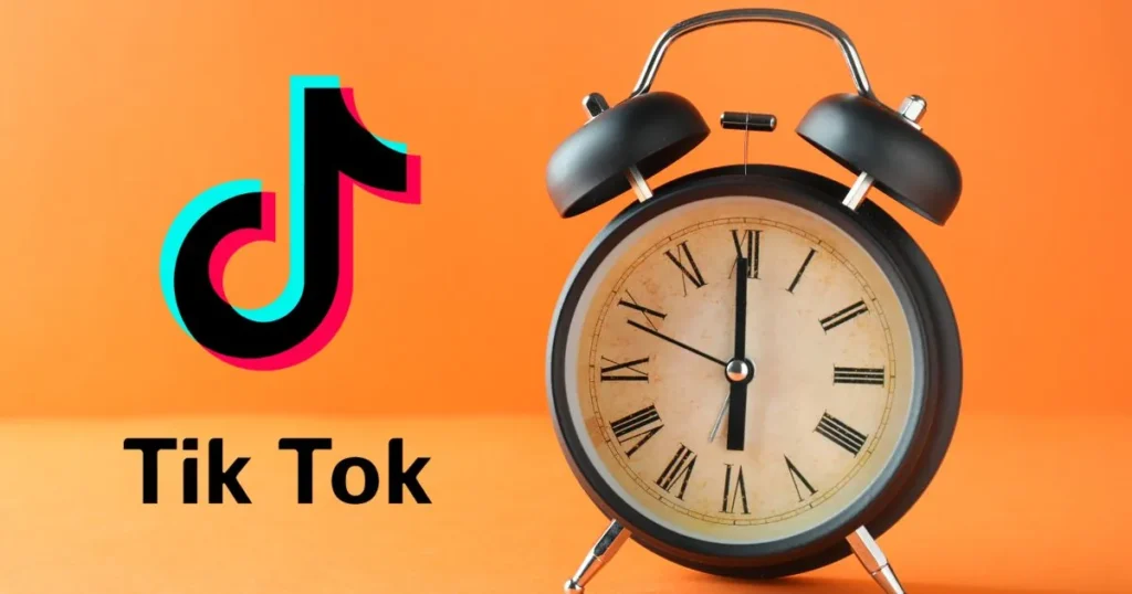 TikTok-logo naast een wekker op een oranje achtergrond